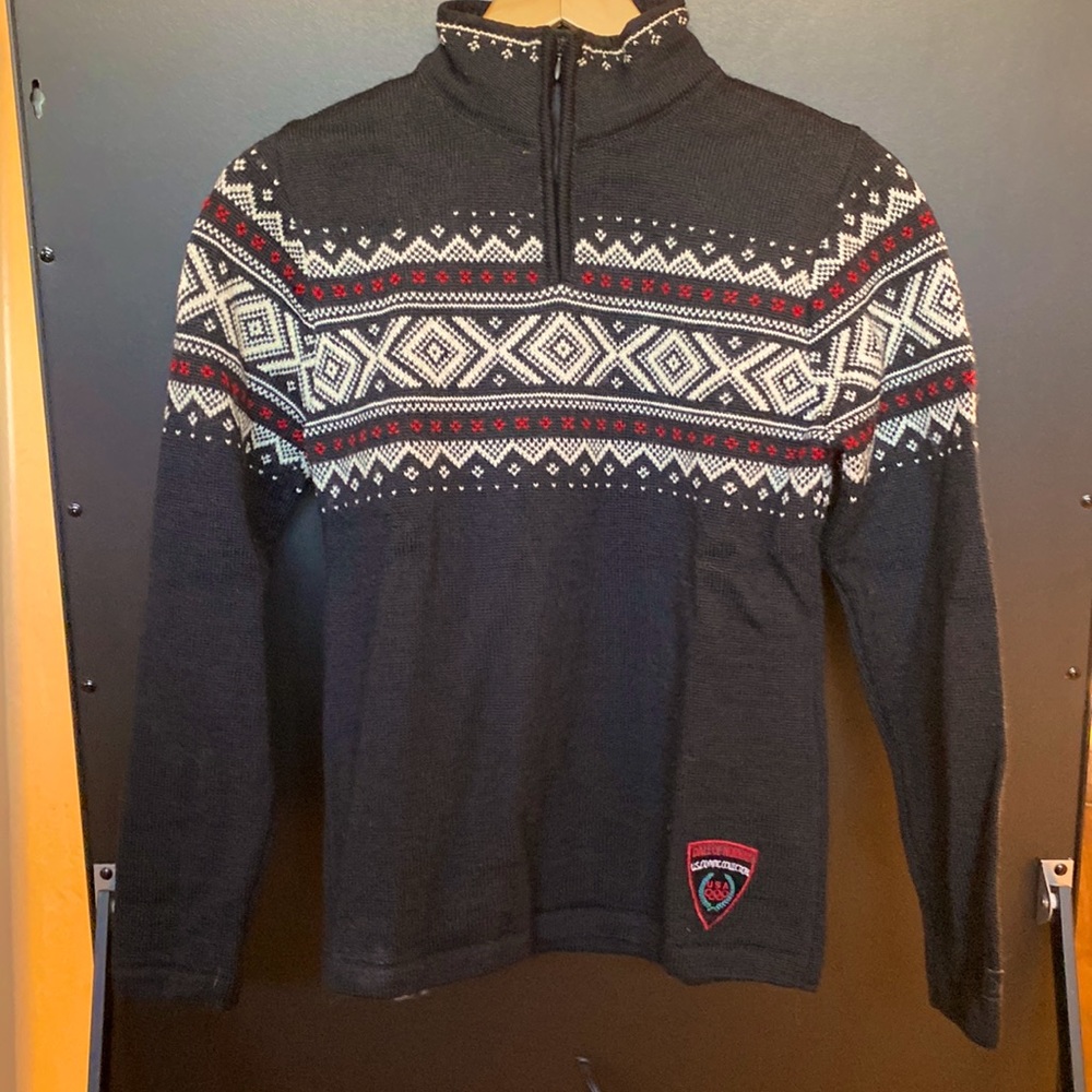 Dale of Norway traditional 3/4 zip mock turtle neck wool sweater made in Norway.